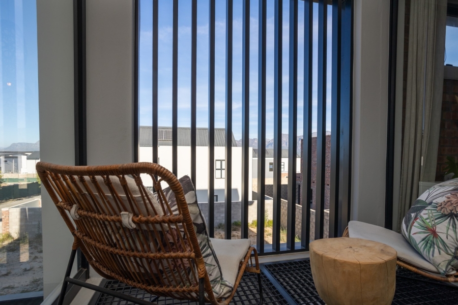 3 Bedroom Property for Sale in Lemoenkloof Western Cape